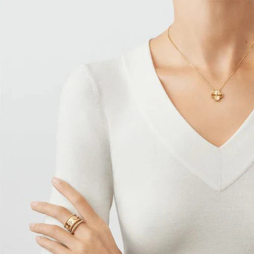 LAVISH CLOVER NECKLACE - GOLD
