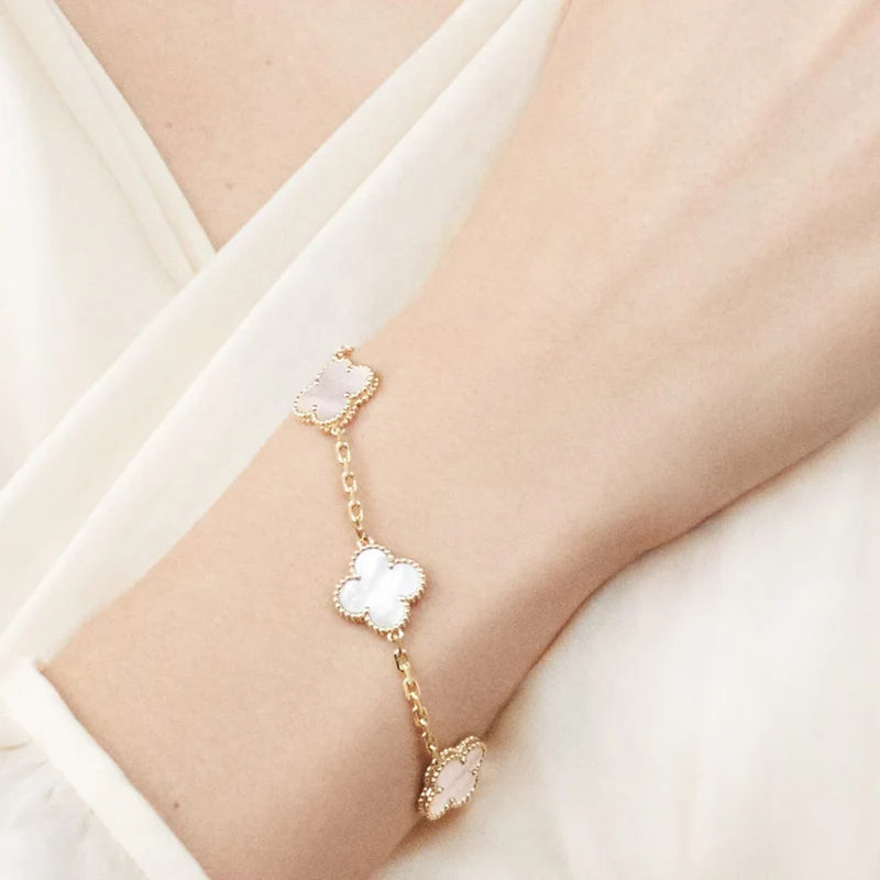 CLOVER | WHITE
