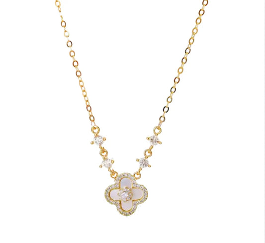 DIAMOND BLOOM NECKLACE GOLD