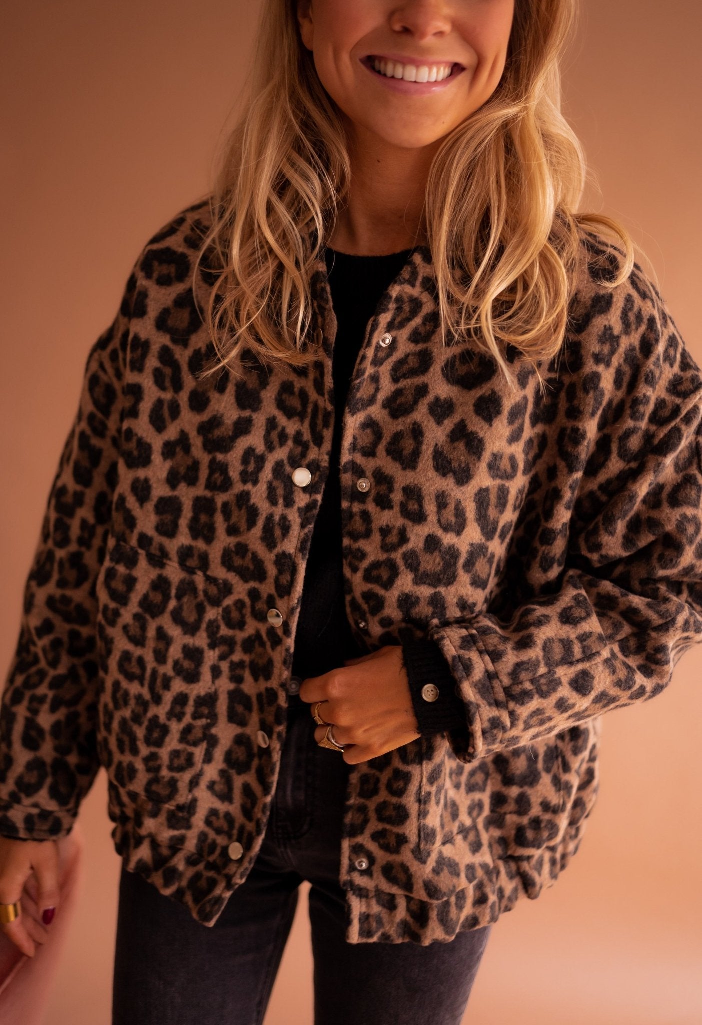 SOFÍA | Bold Style Blazer with Leopard Print